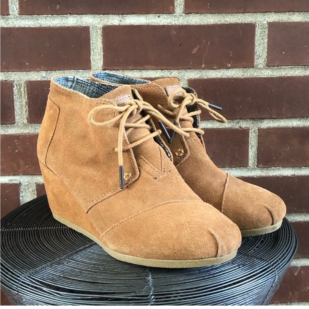 TOMS Desert wedge ankle boots booties tan camel chestnut brown suede